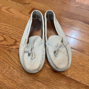 Mercanti Fiorentini Women’s Light Gray Suede Moc Toe Driving Loafer
